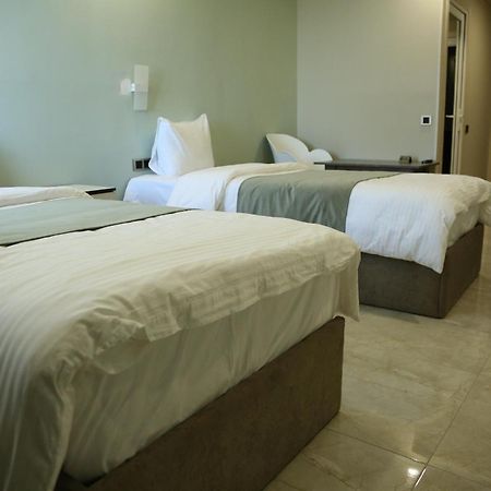 Vell Grey Hotel Martuni Buitenkant foto