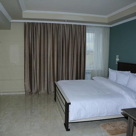 Vell Grey Hotel Martuni Buitenkant foto