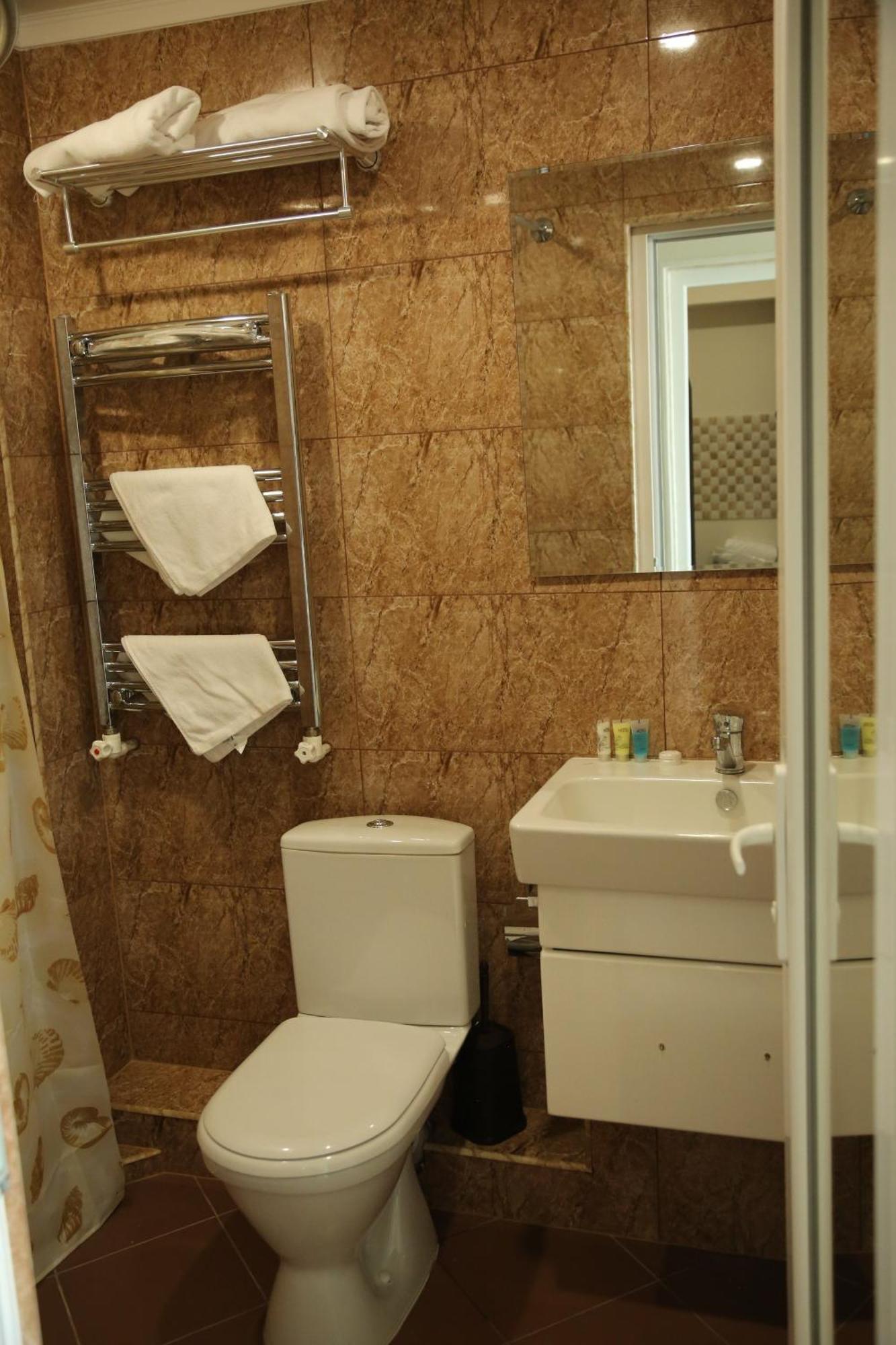 Vell Grey Hotel Martuni Buitenkant foto
