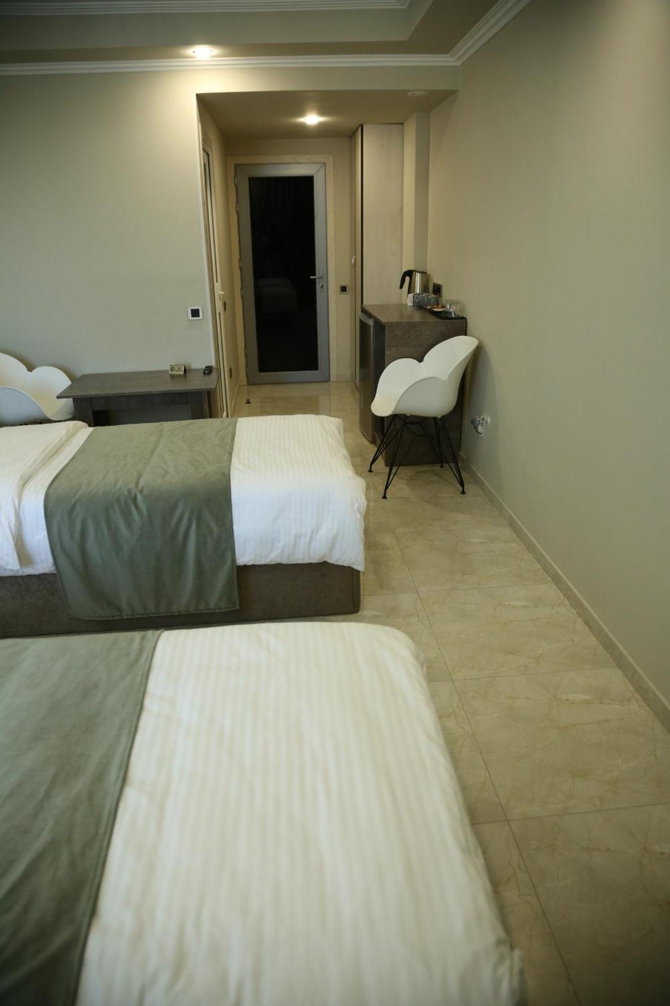 Vell Grey Hotel Martuni Buitenkant foto