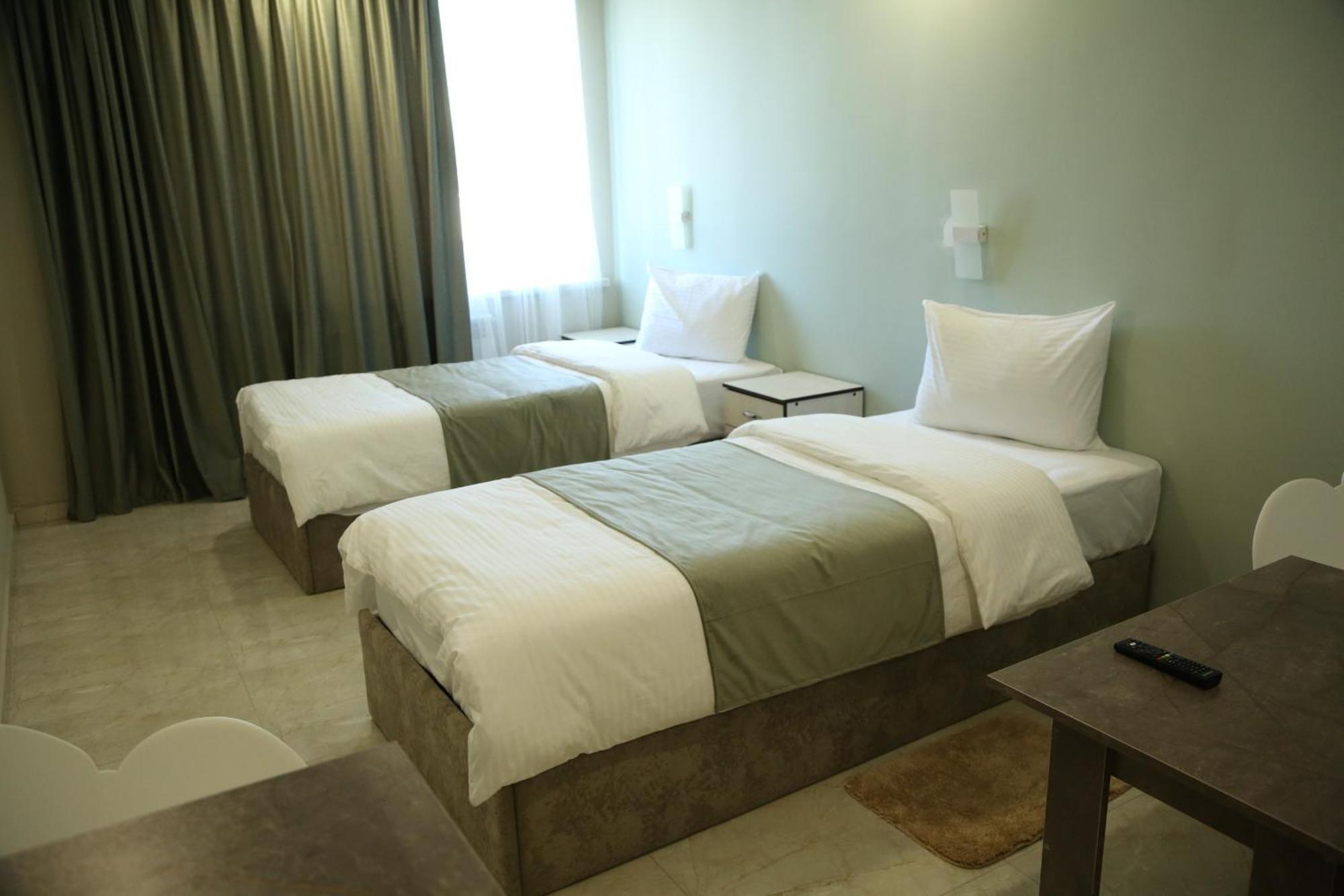 Vell Grey Hotel Martuni Buitenkant foto