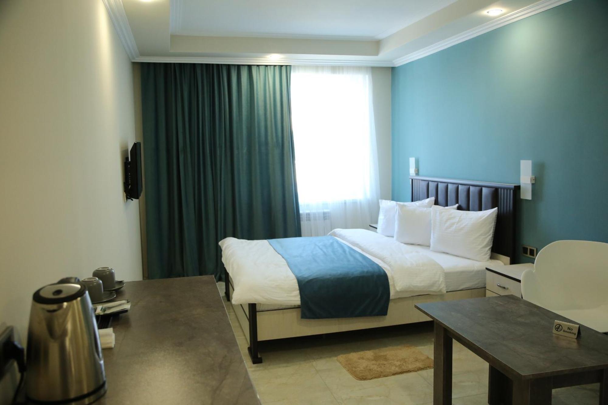 Vell Grey Hotel Martuni Buitenkant foto