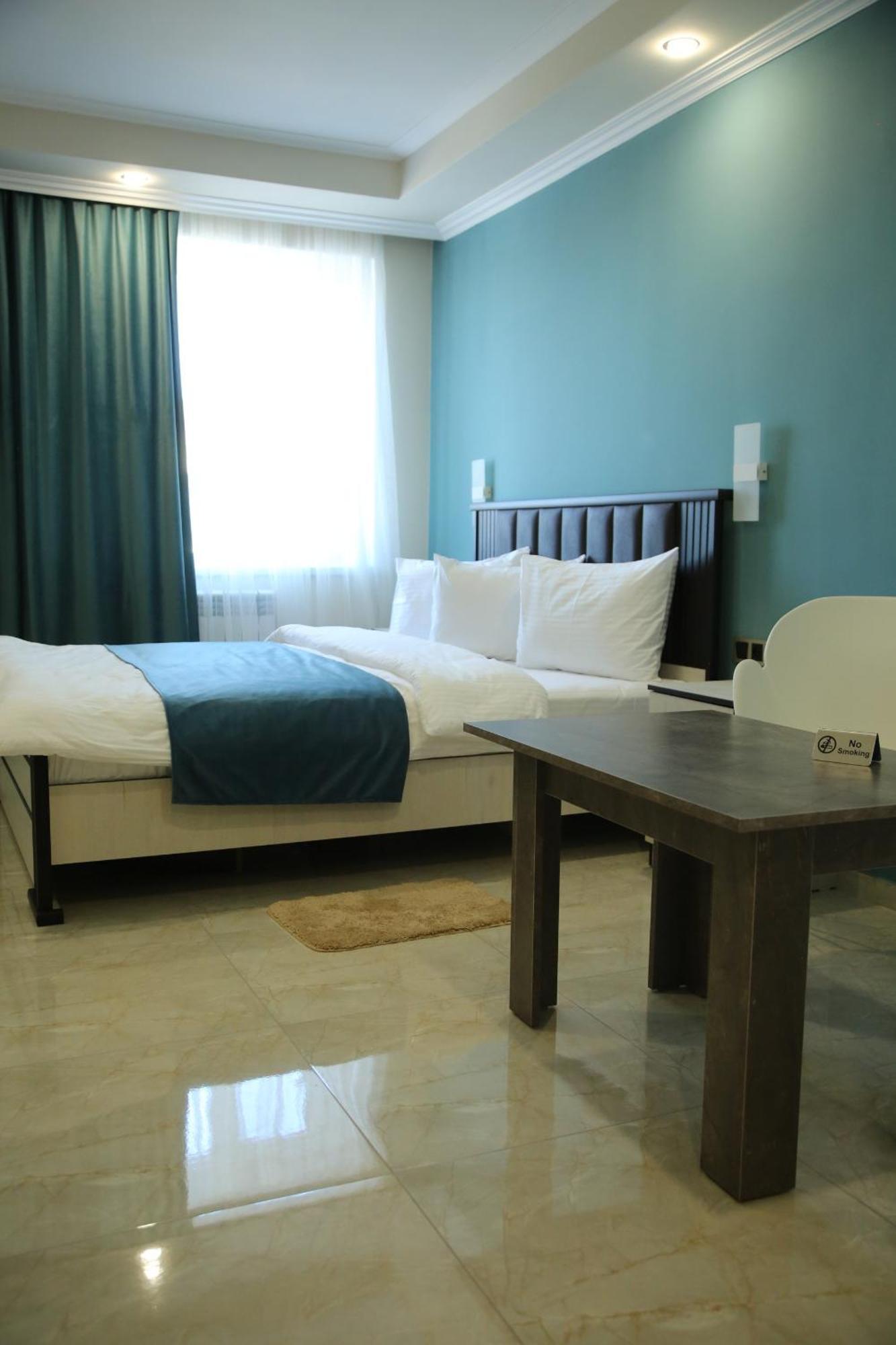 Vell Grey Hotel Martuni Buitenkant foto